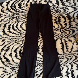 Women’s lululemon flare yoga pants size 6